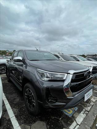 TOYOTA HILUX 2.8 D-4D TURBO DIESEL CD SRX 4X4 AUTOMÁTICO TOYOTA HILUX 2.8 D-4D TURBO DIESEL CD SRX 4X4 AUTOMÁTICO